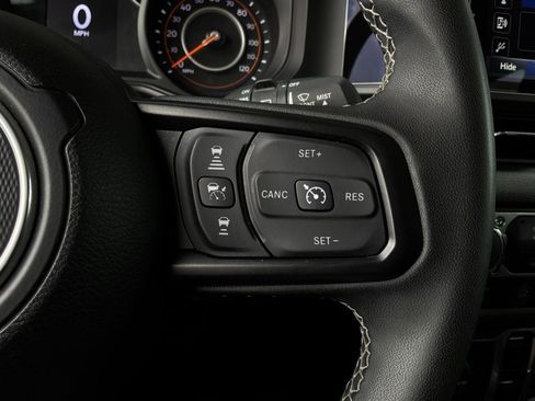 Used 2025 Jeep Wrangler Unlimited Sport AWD/4WD image 32
