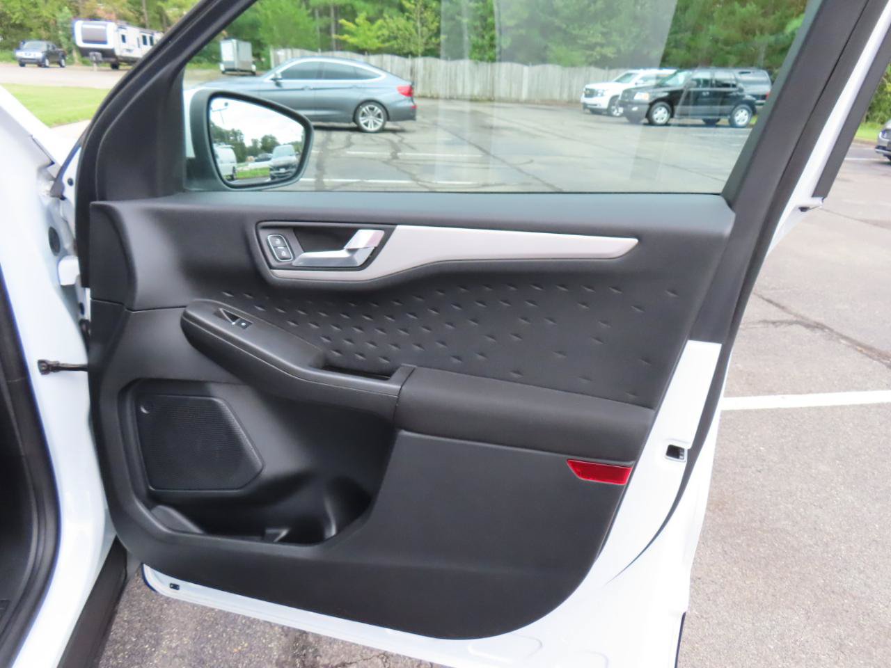 Used 2020 Ford Escape SE FWD image 23