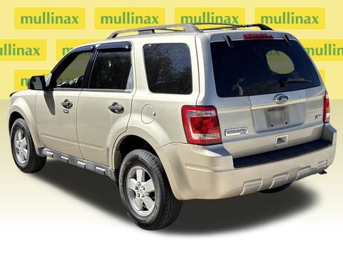 Used 2010 Ford Escape XLT image 11