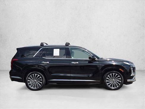 Used 2023 Hyundai Palisade Calligraphy FWD image 4