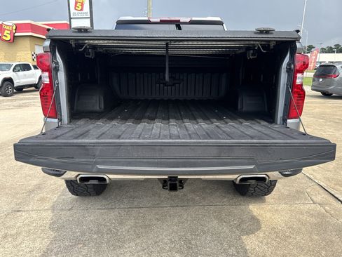 Used 2022 Chevrolet Silverado 1500 LT AWD/4WD image 19
