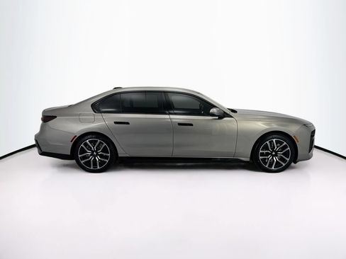 Used 2025 BMW i7 eDrive50 w/ M Sport Package RWD image 4