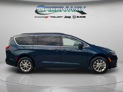 Used 2022 Chrysler Pacifica Touring-L
