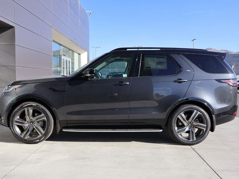 New 2026 Land Rover Discovery Dynamic SE image 9