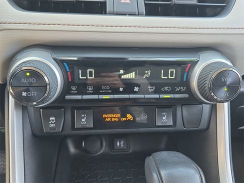 Used 2019 Toyota RAV4 XLE w/ Convenience Package image 26