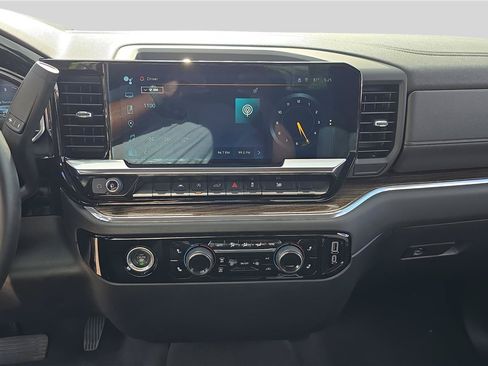 Used 2023 Chevrolet Silverado 1500 LT AWD/4WD image 20