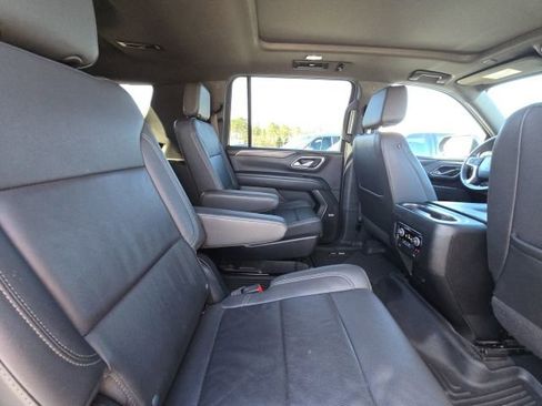 Used 2022 Chevrolet Suburban Z71 w/ Z71 Off-Road Package image 15