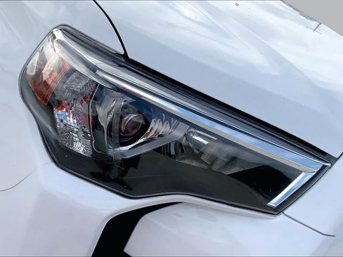 Used 2022 Toyota 4Runner SR5 Premium w/ Moonroof Package AWD/4WD image 28