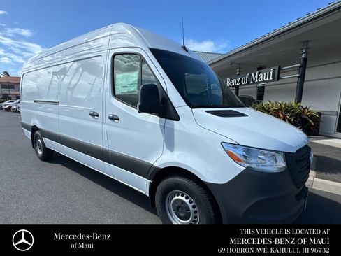 Used 2025 Mercedes-Benz Sprinter 2500 image 1