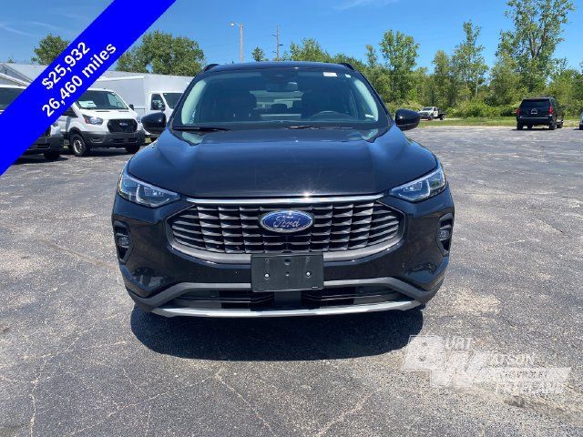 Used 2025 Ford Escape Platinum AWD/4WD image 10