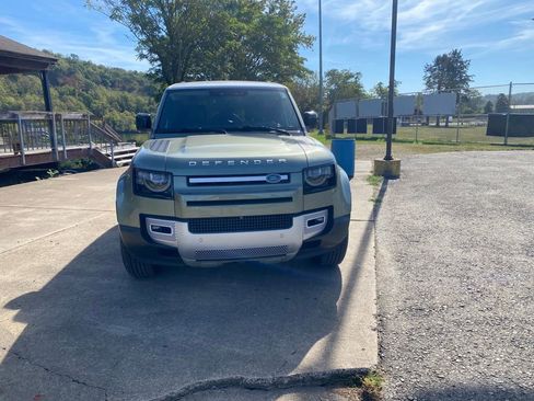 Used 2023 Land Rover Defender 110 S image 6