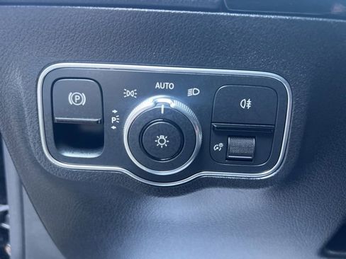 Used 2022 Mercedes-Benz GLA 250 4MATIC image 24