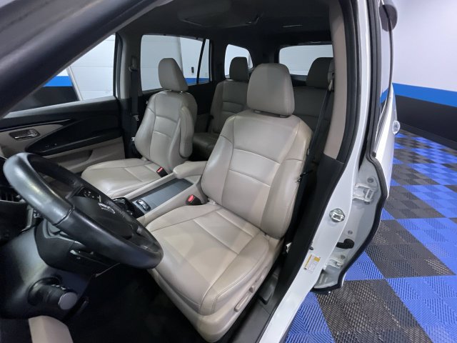 Used 2020 Honda Pilot Touring image 11