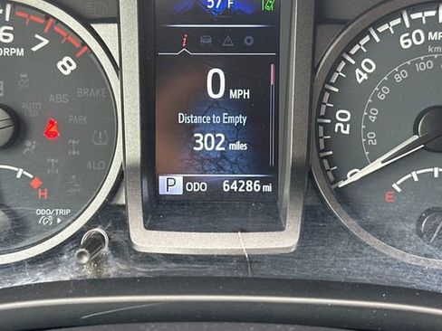 Used 2023 Toyota Tacoma TRD Off-Road w/ Technology Package AWD/4WD image 27