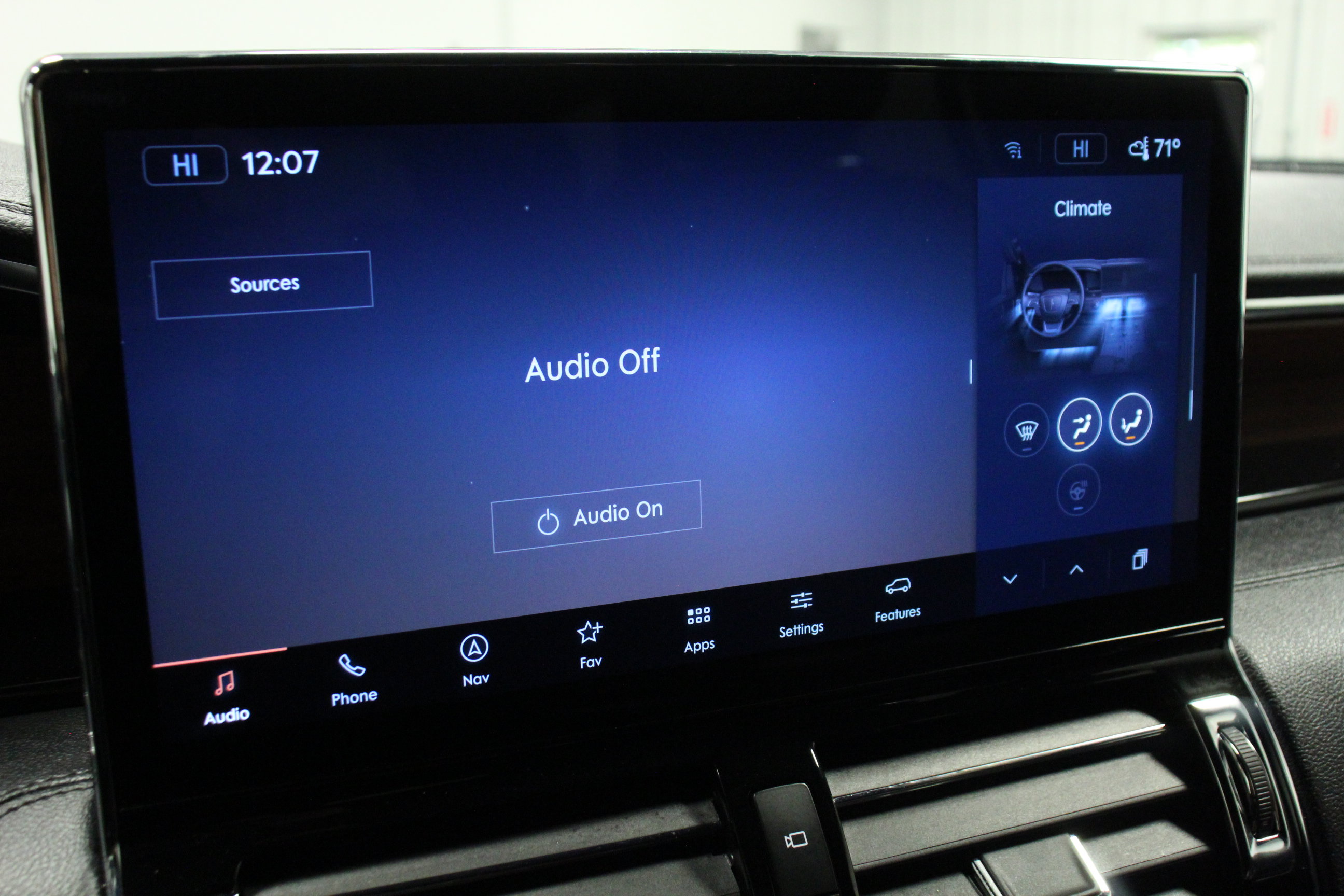 Used 2024 Lincoln Navigator Reserve AWD/4WD image 24