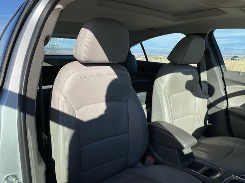 Used 2017 Chevrolet Cruze Premier image 16