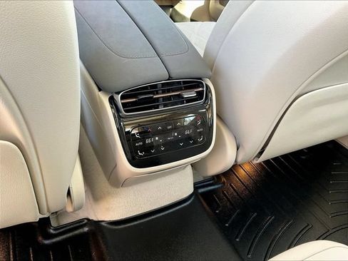Used 2022 Mercedes-Benz EQS 580 4MATIC Sedan image 12