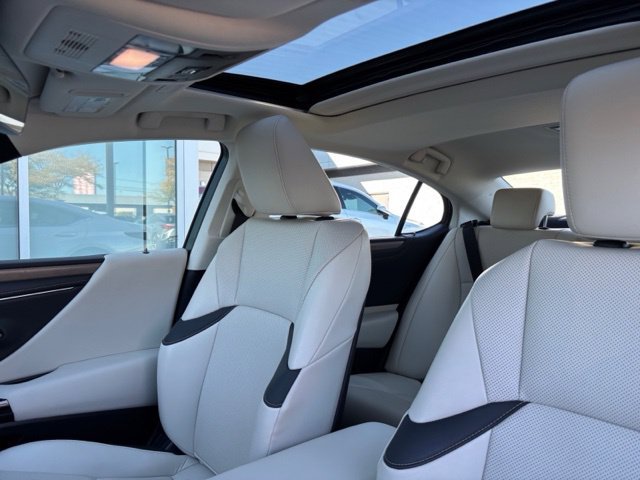 Used 2024 Lexus ES 250 w/ Premium Package AWD/4WD image 24