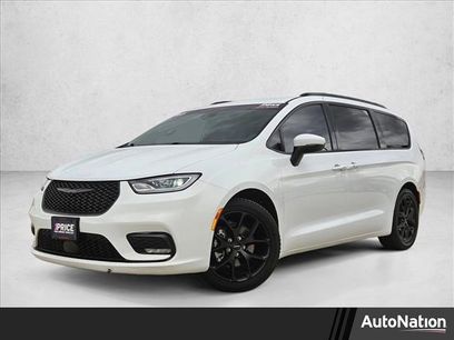 Used 2023 Chrysler Pacifica Touring-L w/ S Appearance Package