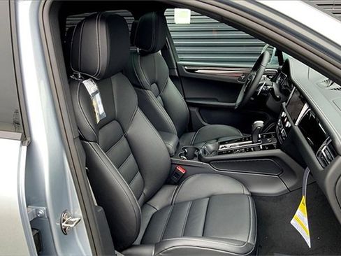 New 2025 Porsche Macan image 25
