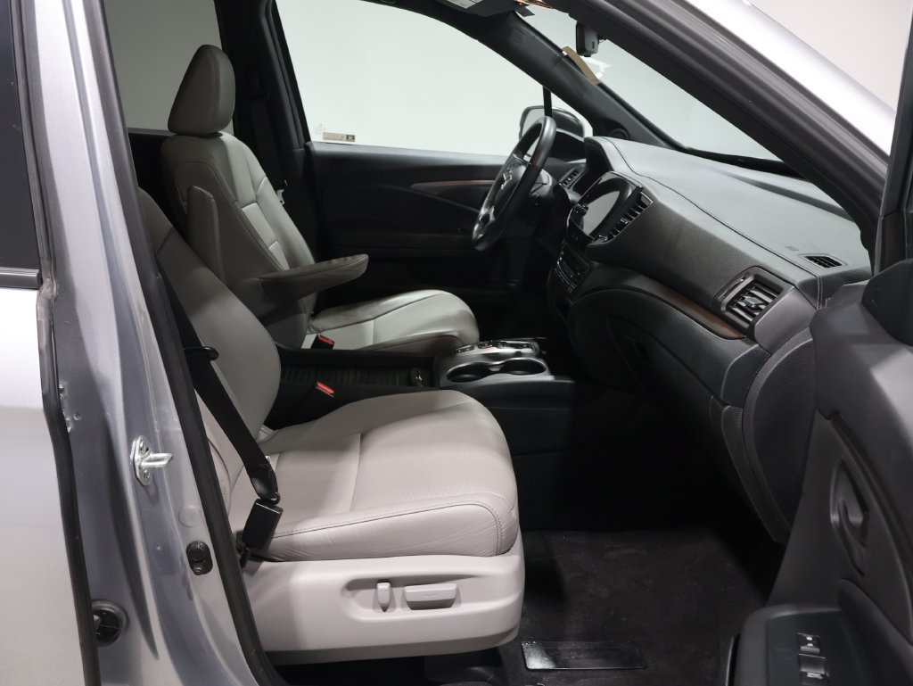 Used 2023 Honda Passport EX-L image 25