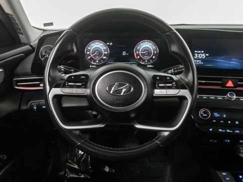 Used 2023 Hyundai Elantra Limited FWD image 16