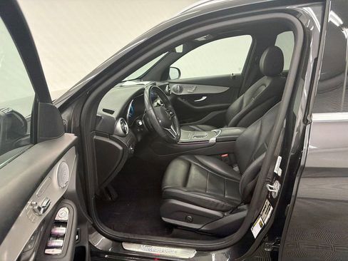Used 2021 Mercedes-Benz GLC 300 w/ Premium Package image 9