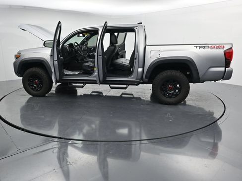 Used 2019 Toyota Tacoma TRD Off-Road AWD/4WD image 42