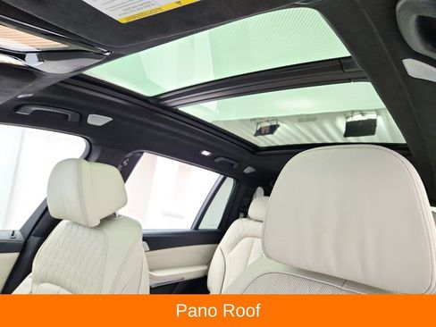 Used 2021 BMW X7 M50i w/ Dynamic Handling Package AWD/4WD image 12