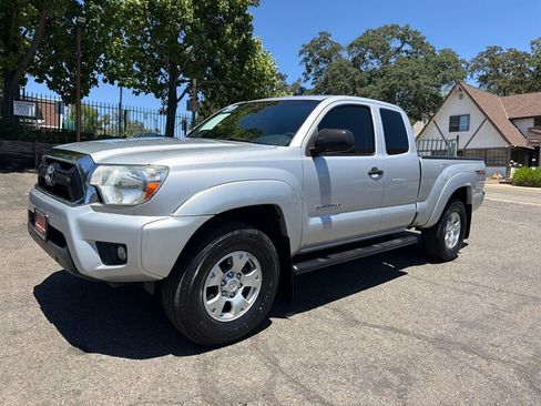 Used 2013 Toyota Tacoma PreRunner w/ TRD Off-Road Pkg RWD image 2