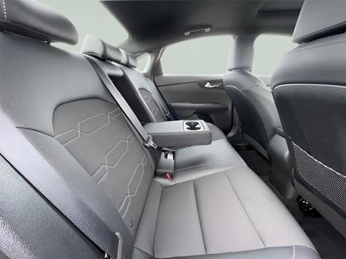 Used 2024 Kia Forte GT-Line w/ GT-Line Premium Package image 19