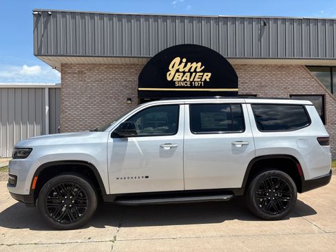 New 2025 Jeep Wagoneer Series II w/ Convenience Group I image 2