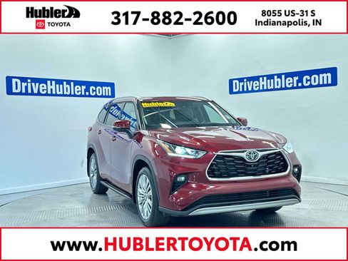 Used 2025 Toyota Highlander Platinum AWD/4WD image 1