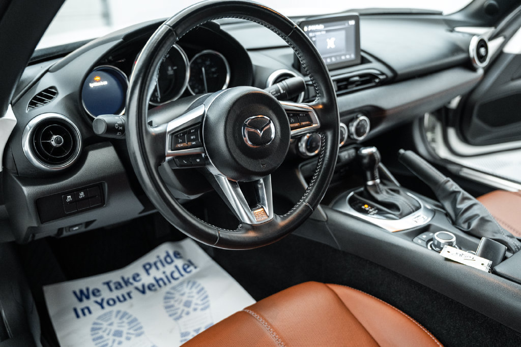 Used 2023 MAZDA MX-5 Miata Grand Touring w/ Weather Package RWD image 17