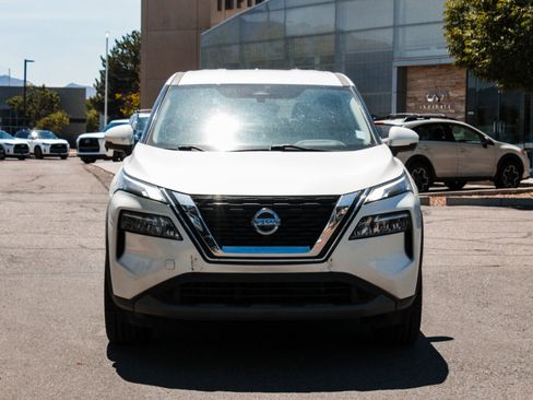 Used 2021 Nissan Rogue SV AWD/4WD image 2