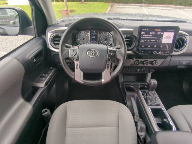 Used 2018 Toyota Tacoma SR5 RWD image 17