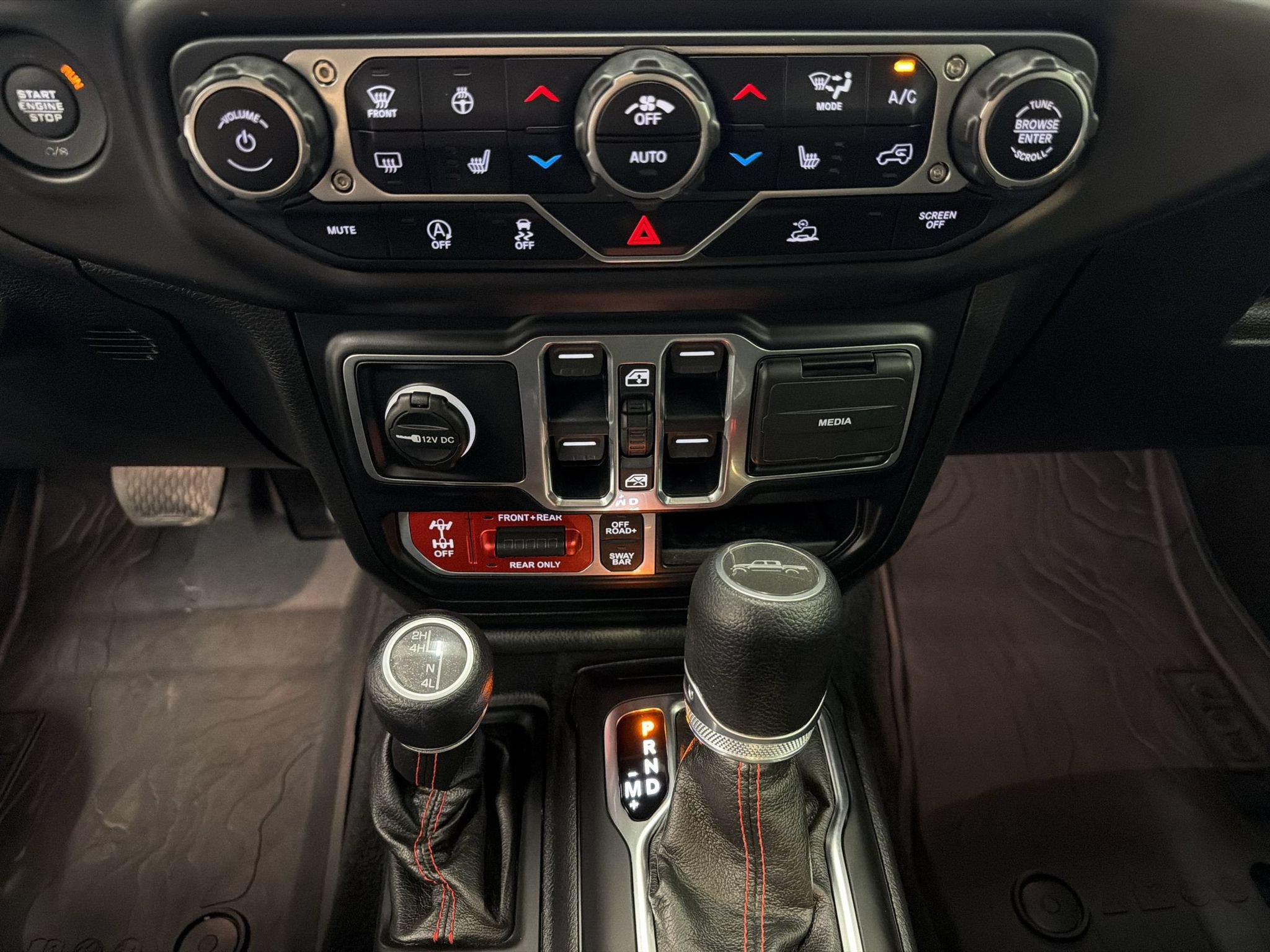Used 2020 Jeep Gladiator Rubicon AWD/4WD image 17