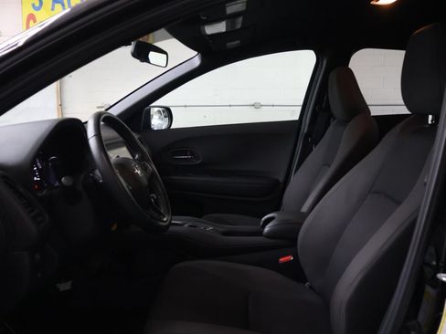 Used 2022 Honda HR-V Sport image 17