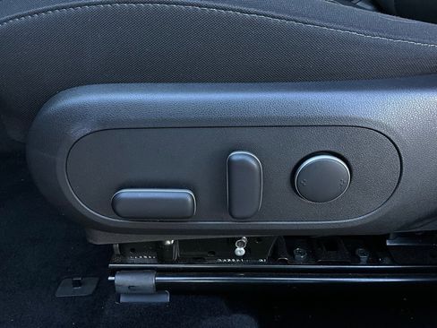 Used 2025 Hyundai Kona SEL image 11