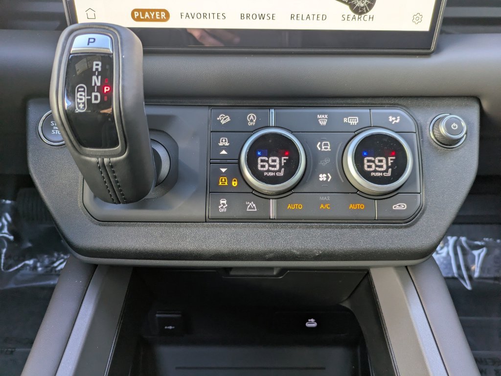New 2025 Land Rover Defender 130 S AWD/4WD image 20