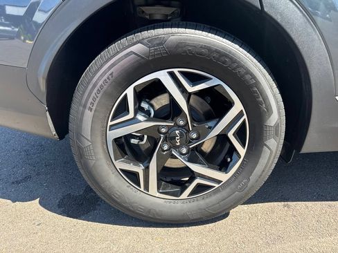Used 2024 Kia Sportage LX AWD/4WD image 9