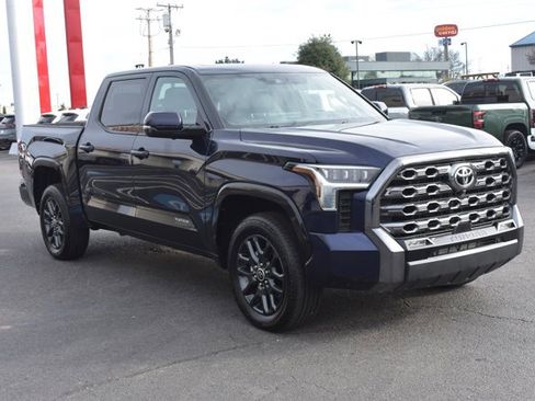 Used 2023 Toyota Tundra Platinum image 3