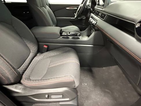 New 2025 Honda Pilot Sport image 28