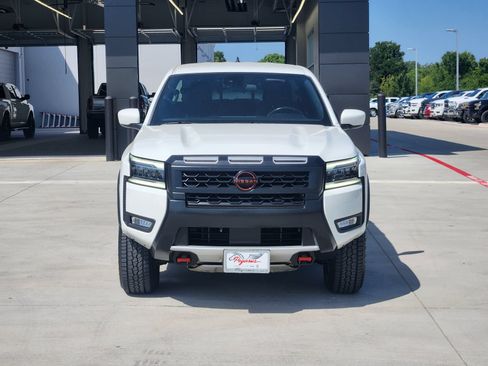 Used 2025 Nissan Frontier PRO-4X w/ Tow Package AWD/4WD image 6