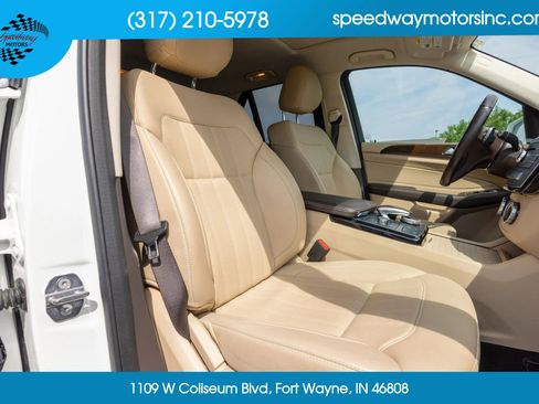 Used 2019 Mercedes-Benz GLE 400 4MATIC image 31