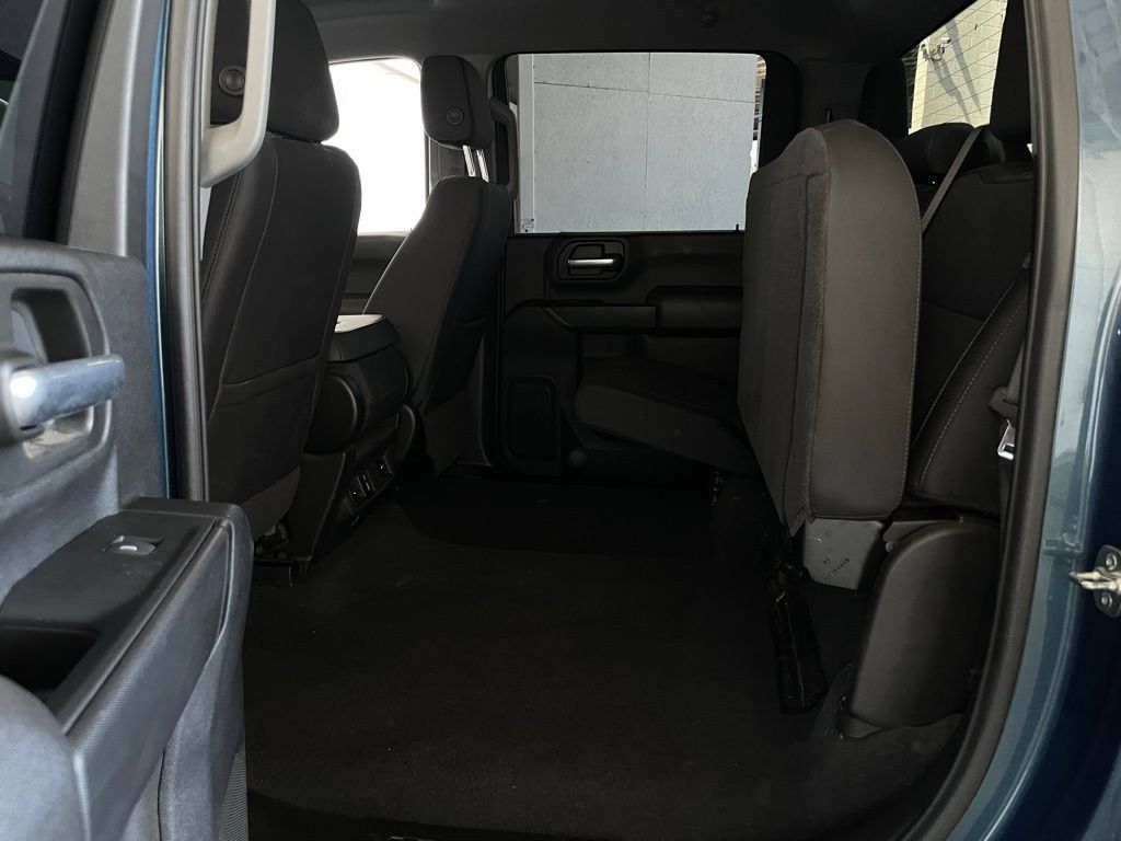 Used 2025 Chevrolet Silverado 2500 Custom w/ Custom Value Package AWD/4WD image 15