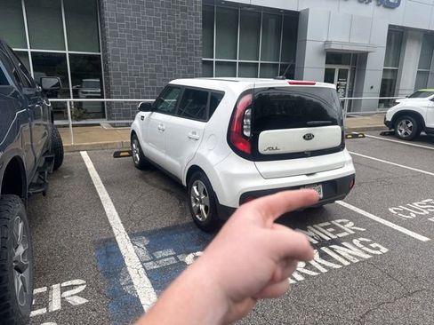 Used 2017 Kia Soul w/ Convenience Package FWD image 5