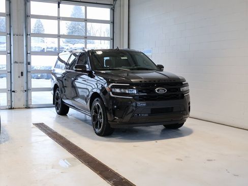Used 2024 Ford Expedition Max Limited image 2