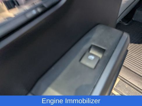 Used 2019 Toyota Tacoma TRD Off-Road AWD/4WD image 13