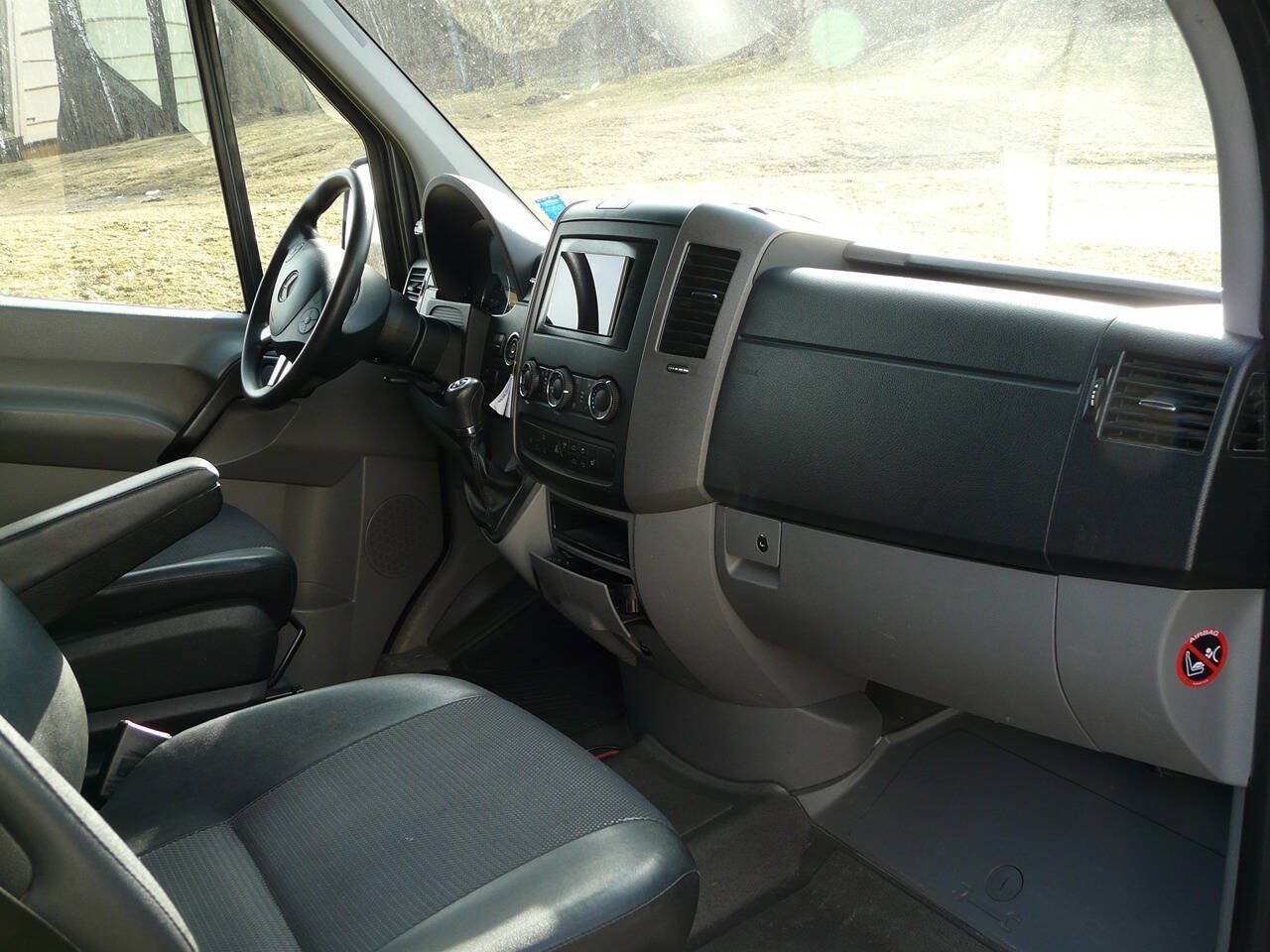 Used 2014 Mercedes-Benz Sprinter 2500 image 8